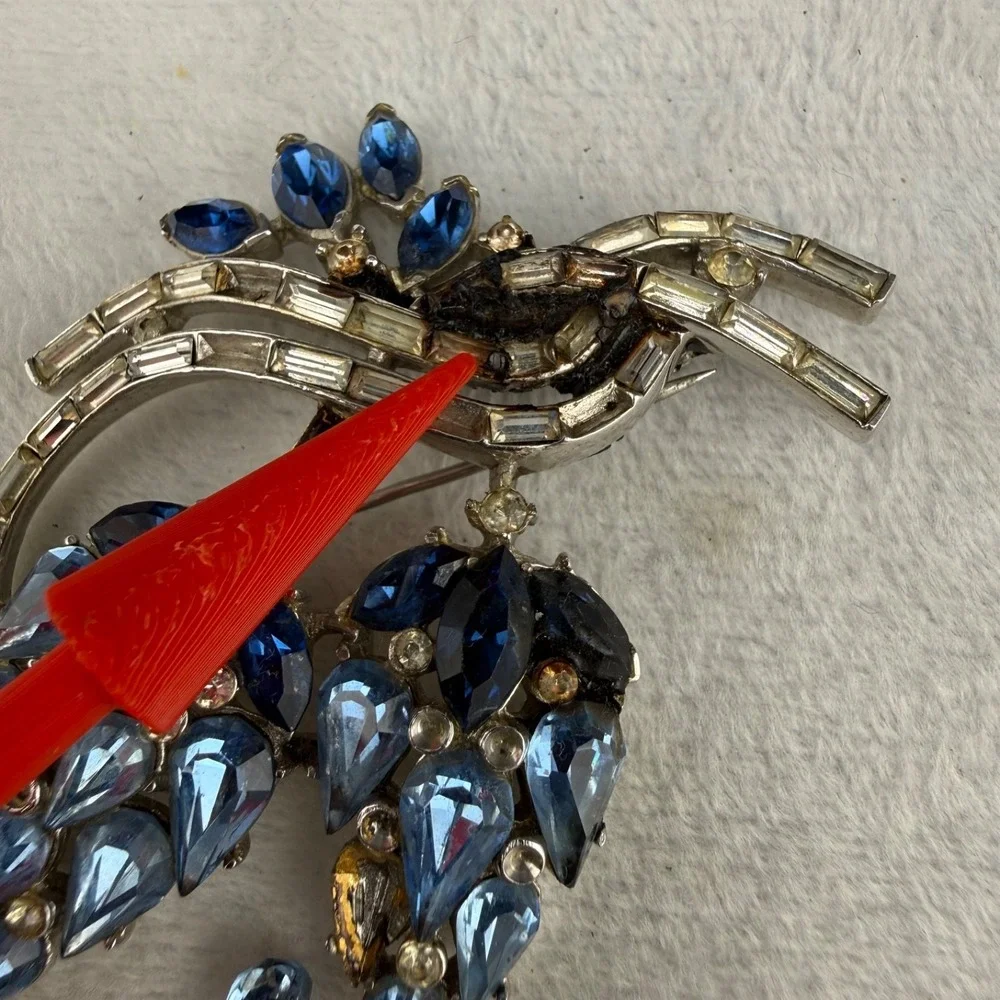 Vintage Trifari Rhinestone Brooch Silver Tone Blue Sparkle READ